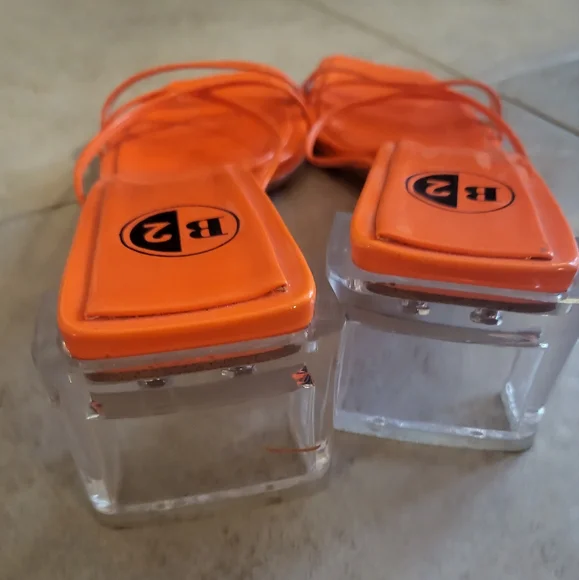 B2 Sandals - Picture 2 of 3